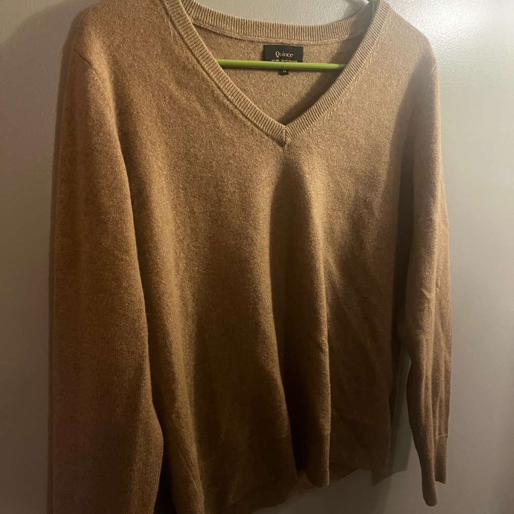 Quince Light Brown V-Neck Cashmere Sweater